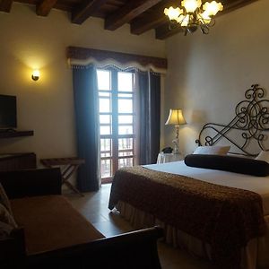 Mini  Triple Room